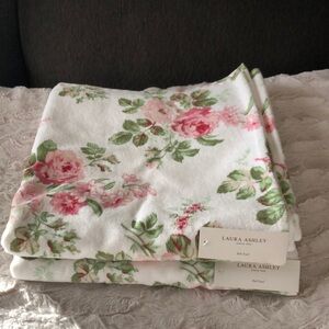 Laura Ashley Floral Bath Towel - White with Pink Roses